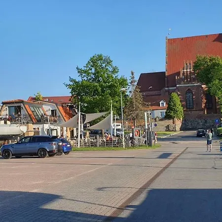 Dom Przy Basenie Semesterbostad