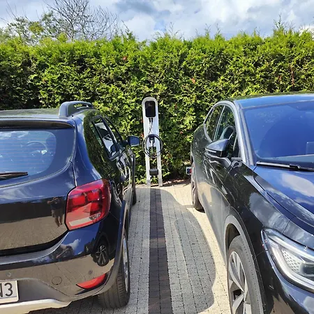 Dom Przy Basenie プツク