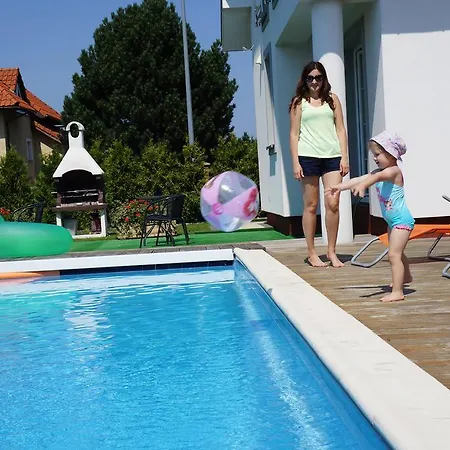 Dom Przy Basenie Puck