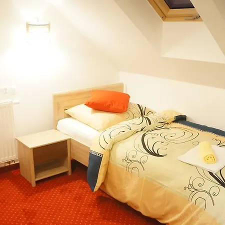 Dom Przy Basenie 別荘 プツク