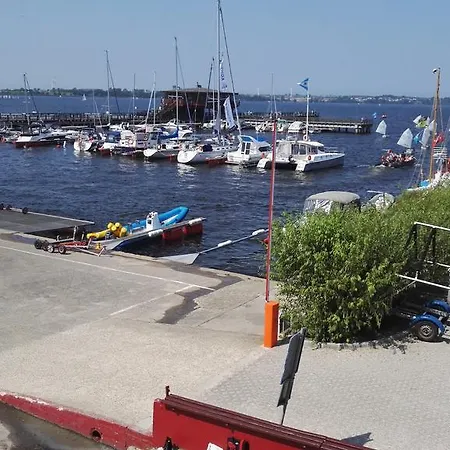 別荘 Dom Przy Basenie プツク