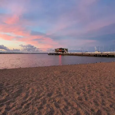 Dom Przy Basenie 別荘 プツク