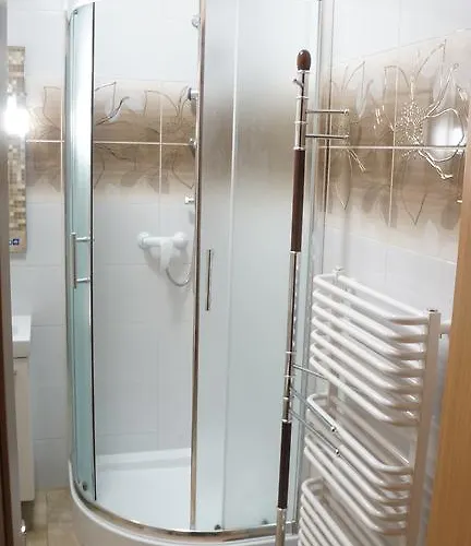 Dom Przy Basenie Пуцк