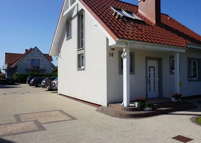 Dom Przy Basenie Дом отдыха Пуцк